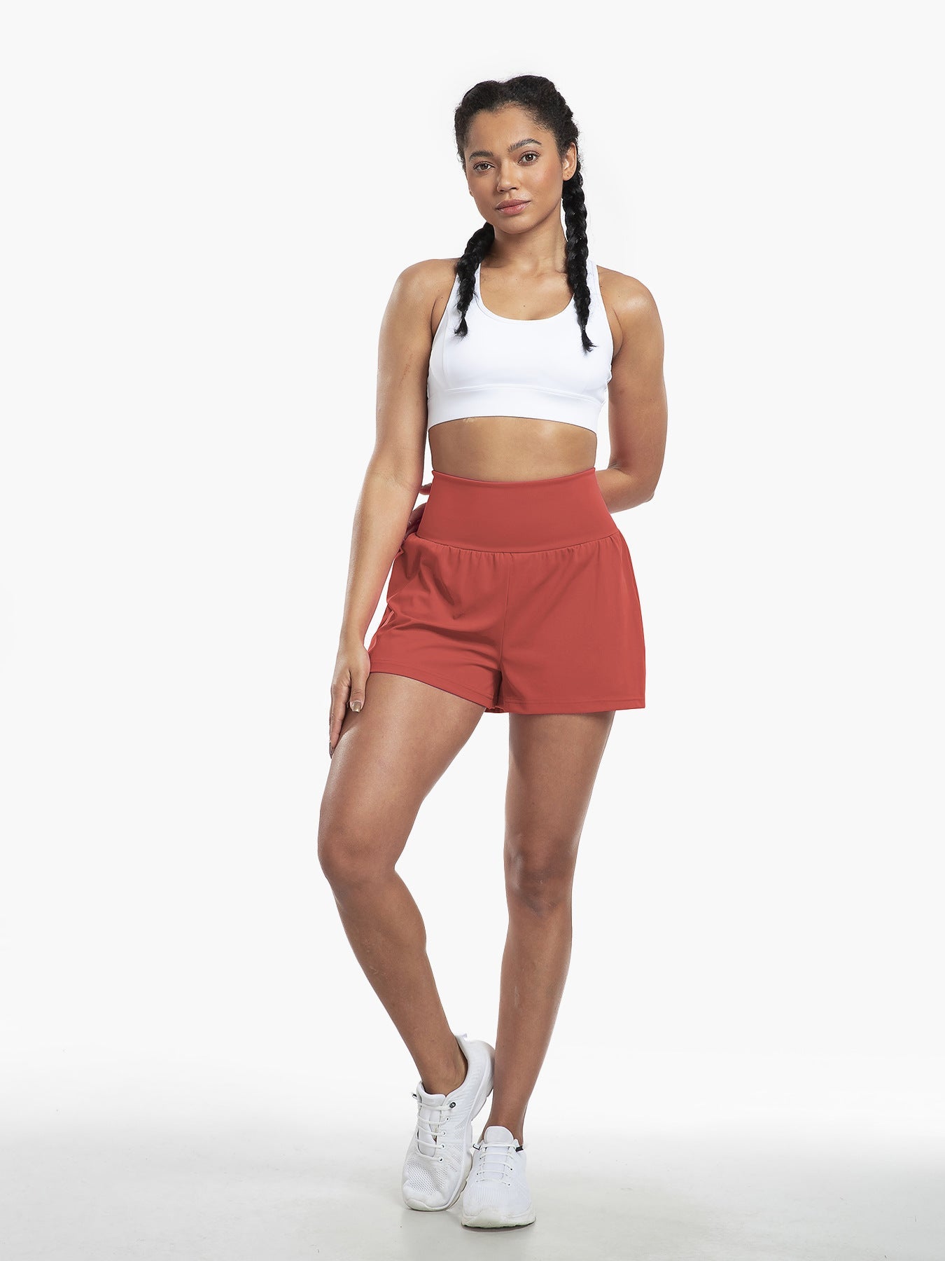 High-waisted yoga shorts with hidden pockets, breathable and quick-drying training pants for outdoor fitness