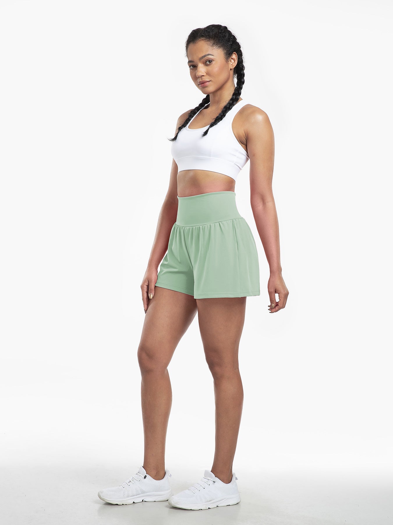 High-waisted yoga shorts with hidden pockets, breathable and quick-drying training pants for outdoor fitness