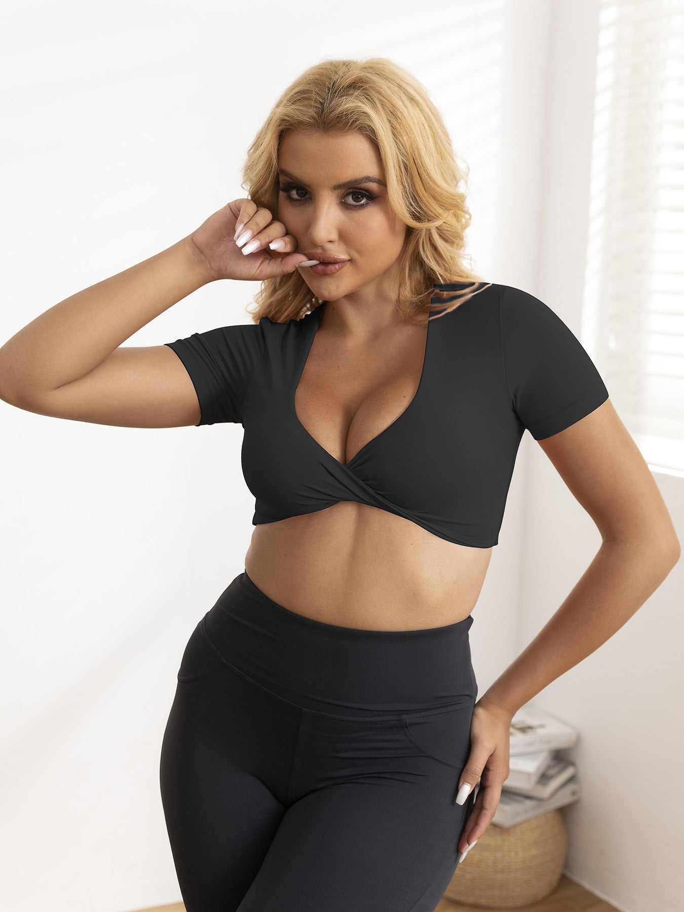 Sleeveless cropped cloud-inspired brushed fitness top for women, summer deep V-neck breathable sexy yoga top