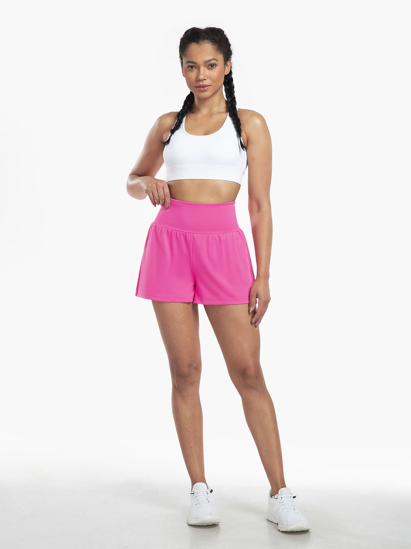 High-waisted yoga shorts with hidden pockets, breathable and quick-drying training pants for outdoor fitness